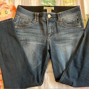 Democracy Size 10 skinny medium denim color no frays still good condition & soft